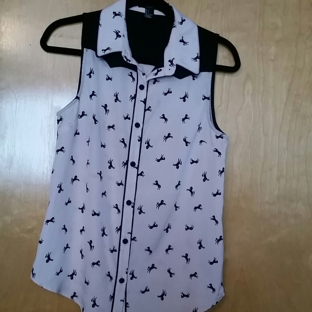 Forever 21 black /cream horse print top sz S